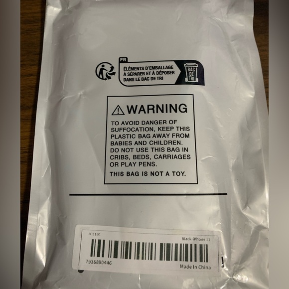 iPhone 11 Phone Case Black Snake Design - Picture 3 of 3